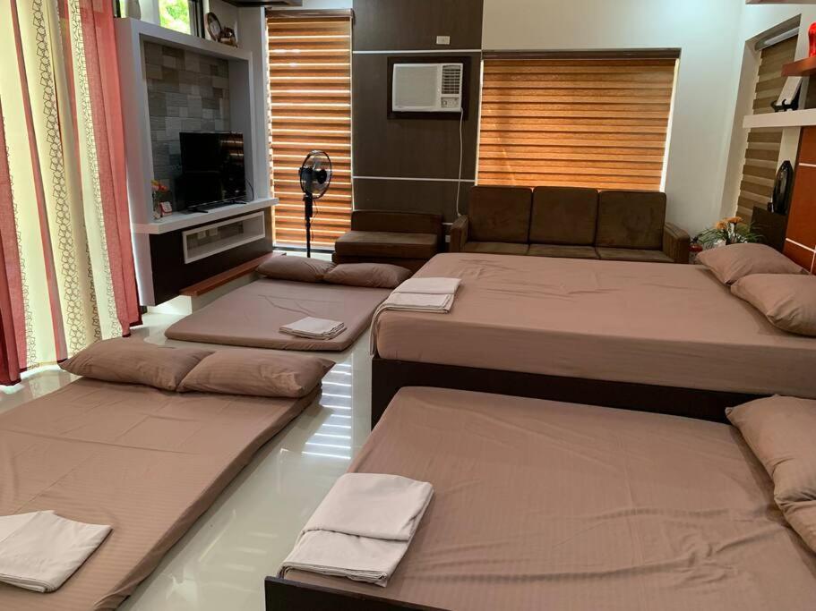 Beach Getaway Studio Villa In Lobo Bagian luar foto