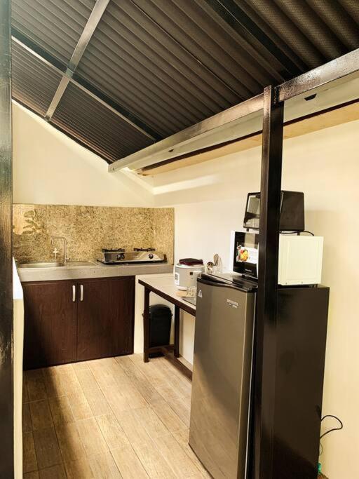 Beach Getaway Studio Villa In Lobo Bagian luar foto