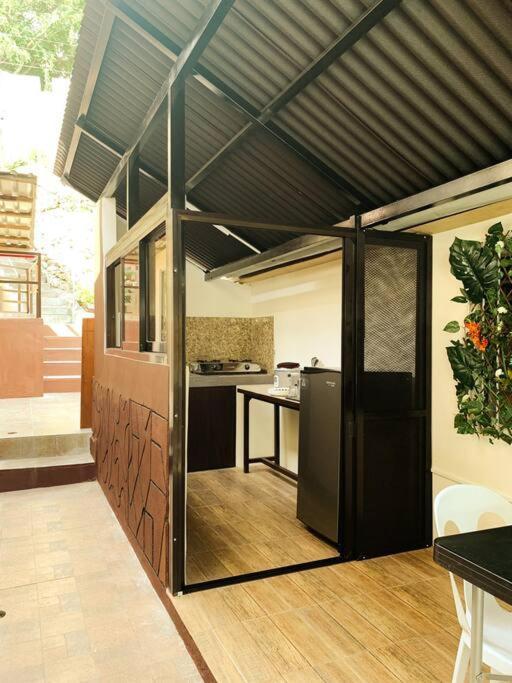 Beach Getaway Studio Villa In Lobo Bagian luar foto
