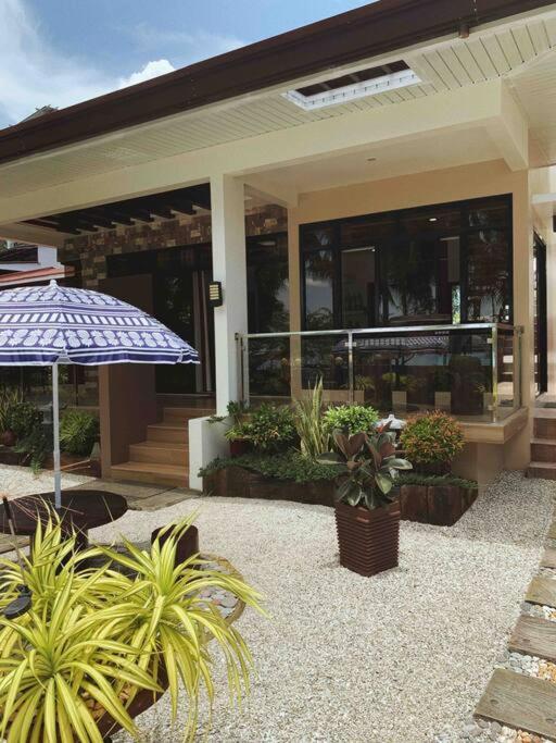 Beach Getaway Studio Villa In Lobo Bagian luar foto